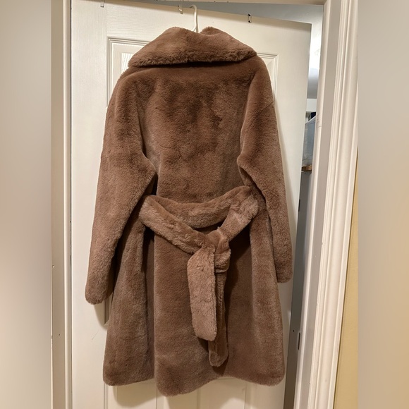 ADRIENNE LANDAU FAUX FUR COAT - Picture 5 of 7